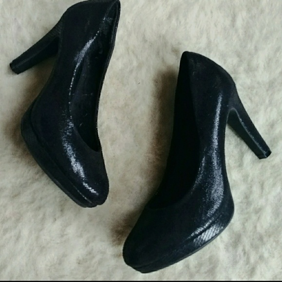 Old Navy Black Platform Heels Size 7 - Picture 3 of 5